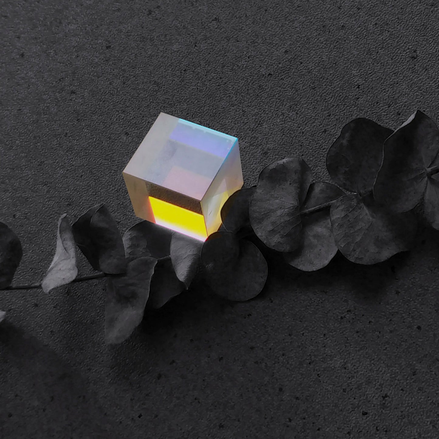 Light Reflecting Cube